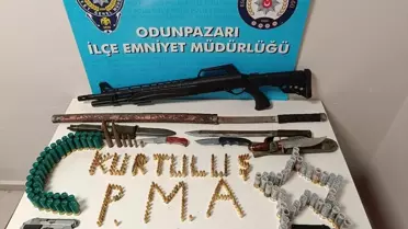 Eskişehir’deki iş yerinde bulunan ruhsatsız silahın fotoğrafı