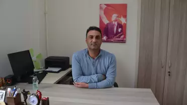 Dr. Önder İşlek'in beyaz bastonuyla çekilmiş fotoğrafı