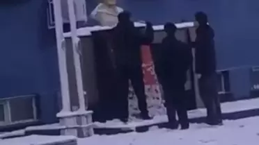 Temizlenen Atatürk büstünün öncesi ve sonrası