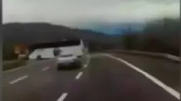 U dönüş yapan otobüs