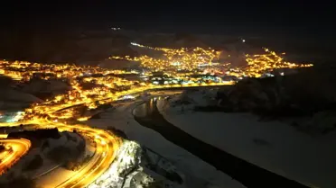 Buzlanmış yol koşulları ve okul girişleri