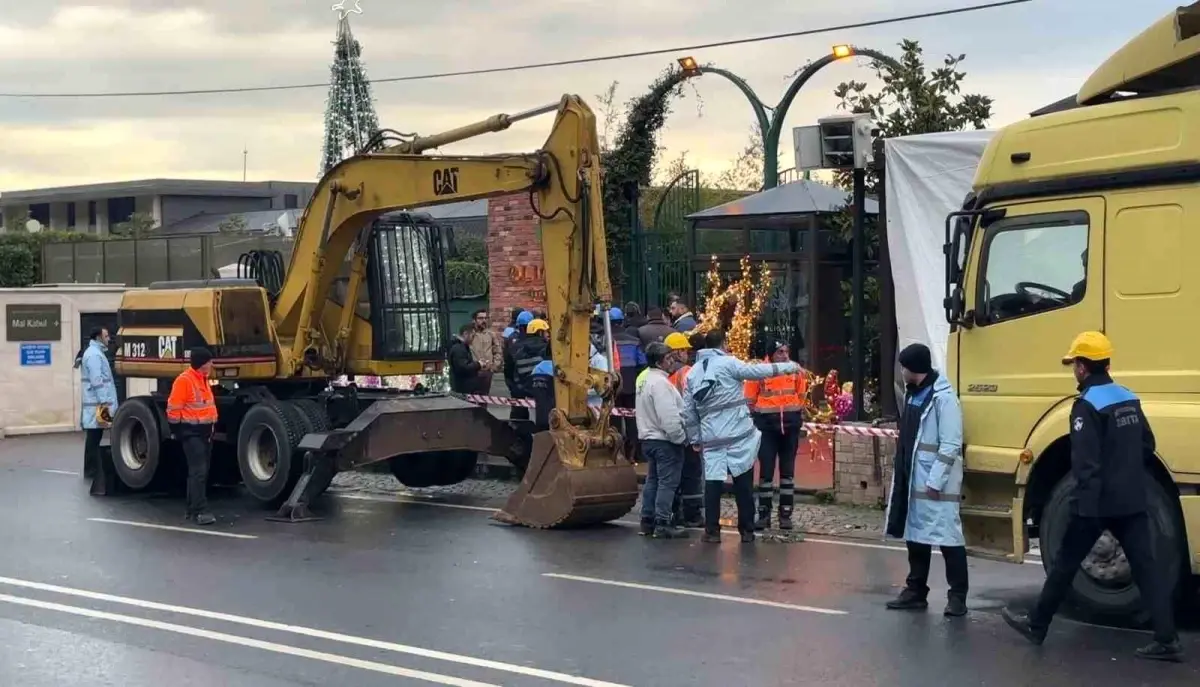 Beşiktaş'taki Oligark İstanbul Gece Kulübünün Kaçak Bölümlerinde Yıkım Çalışmaları Başladı