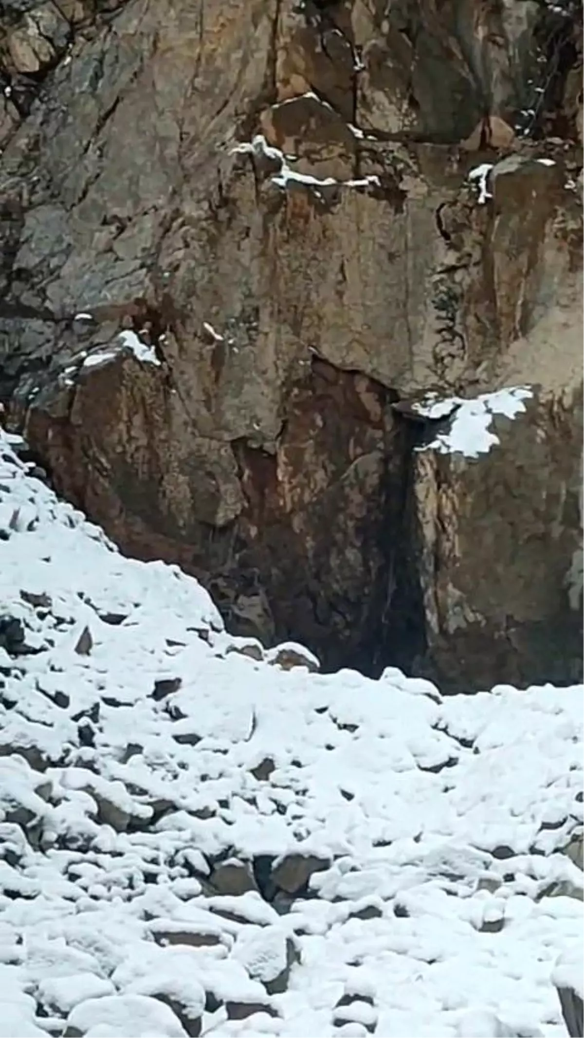 İspir Tünelinde Artan Su Kaçakları Halkı Endişelendiriyor