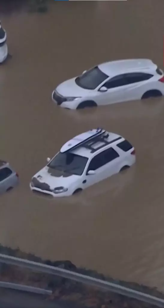 Kurtarma ekipleri sel bölgesinde