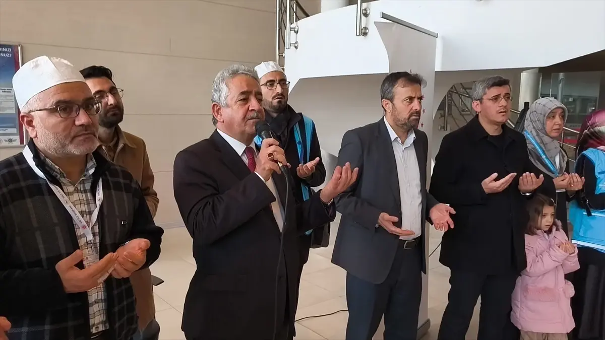 Adıyaman’da Umre Yolcularına Duygusal Veda: 359 Kişi Havalimanında Uğurlandı