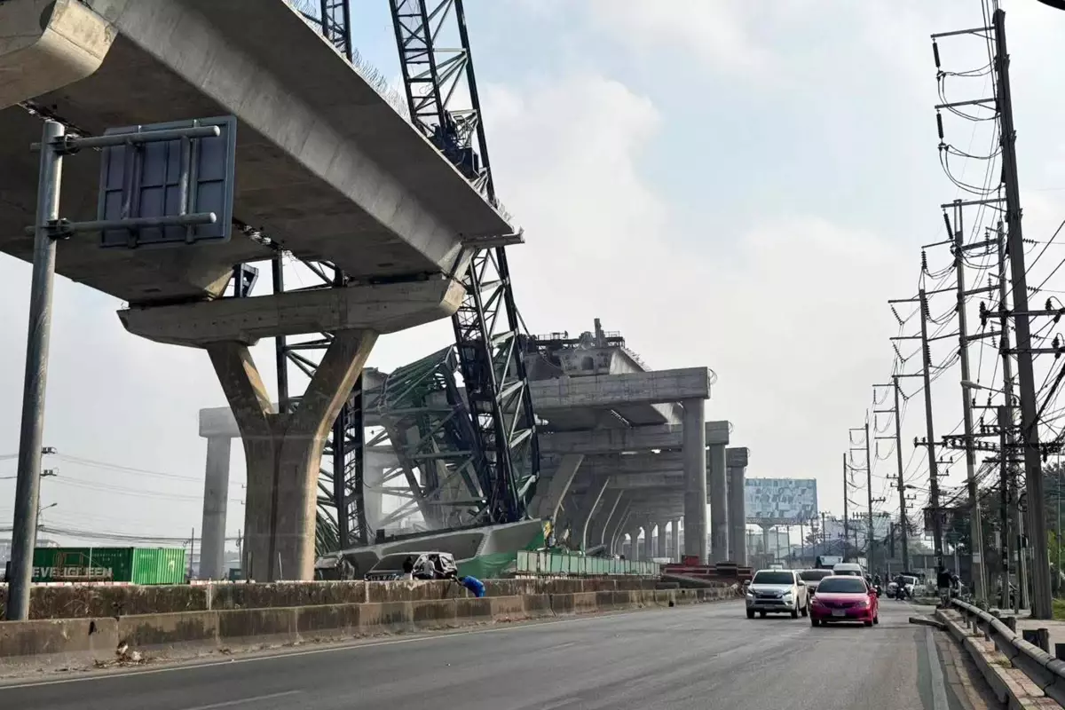 Bangkok'ta İnşaat Vincinin Çöküşü: 2 Kişi Hayatını Kaybetti, Çok Sayıda Yaralı