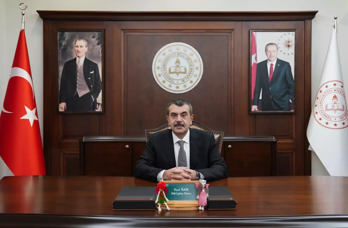 Bakan Tekin'den Yarıyıl Tatiline Dair Öğrenci ve Velilere Özel Mesaj