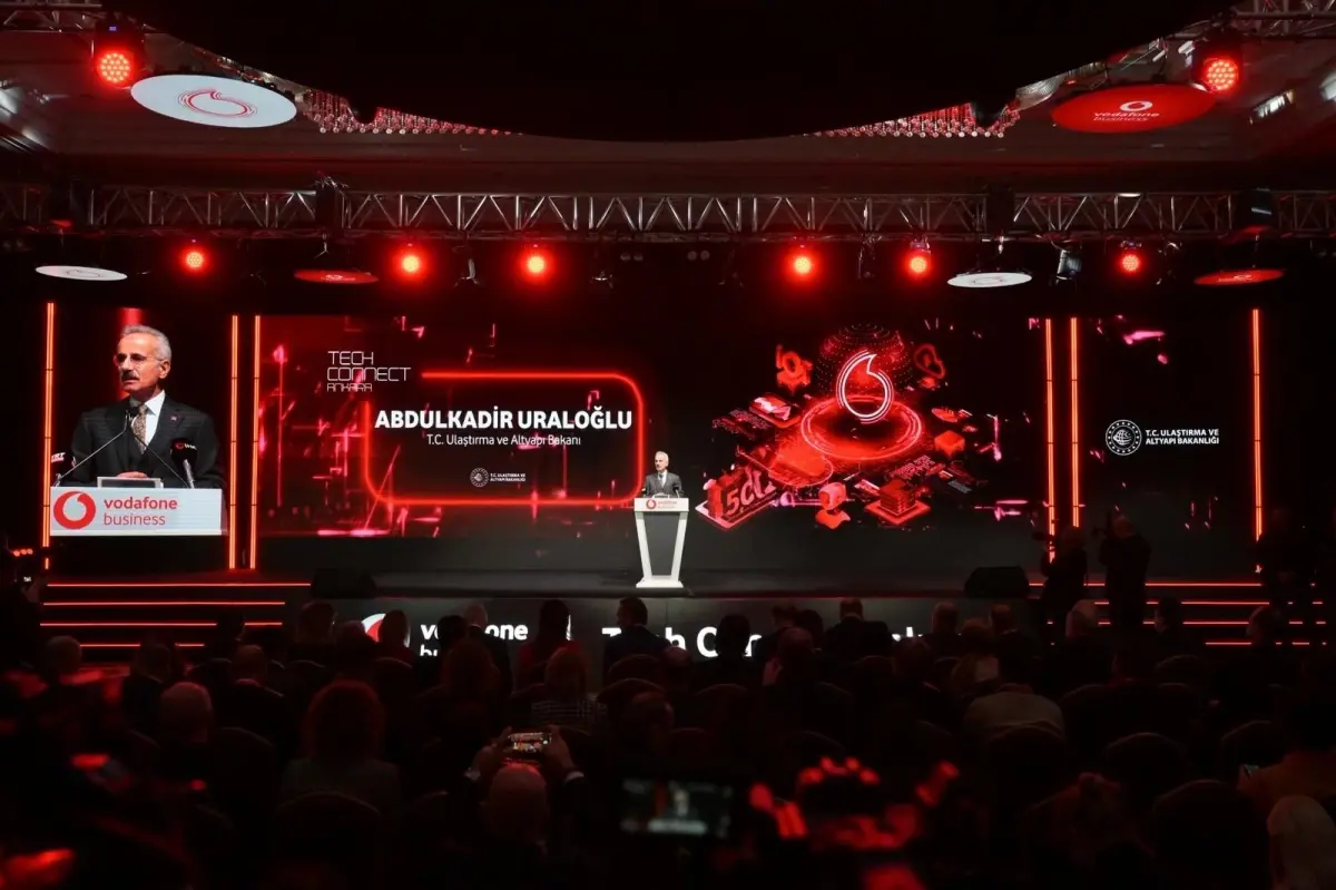 Ulaştırma ve Altyapı Bakanı Uraloğlu, 5G Yetkilendirme İhalesinden 3,5 Milyar Dolar Gelir Bildirdi
