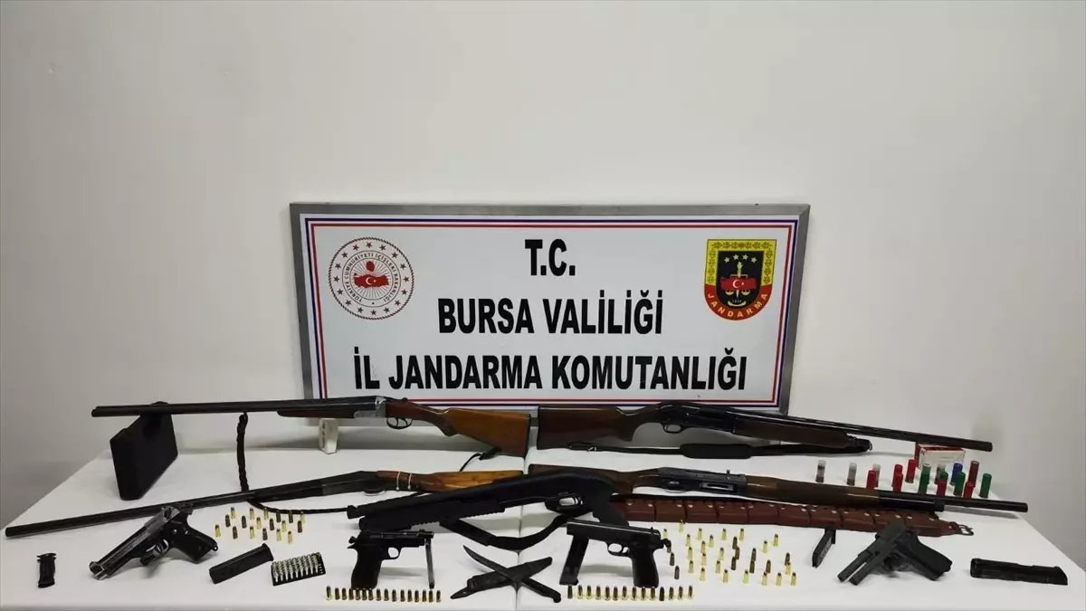 İznik’te Polis Operasyonu: Ruhsatsız Silahlar Ele Geçirildi, 2 Şüpheli Gözaltına Alındı