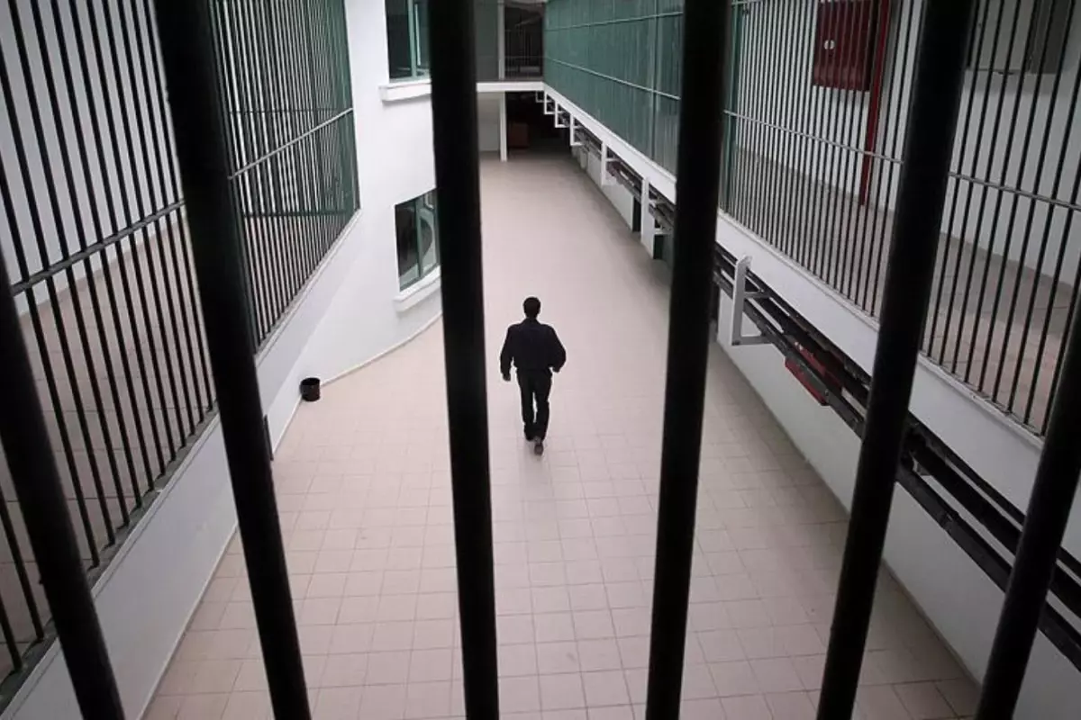 İzmir Cezaevi'nde Tutuklu Tarafından Memurlara Saldırı Gerçekleşti