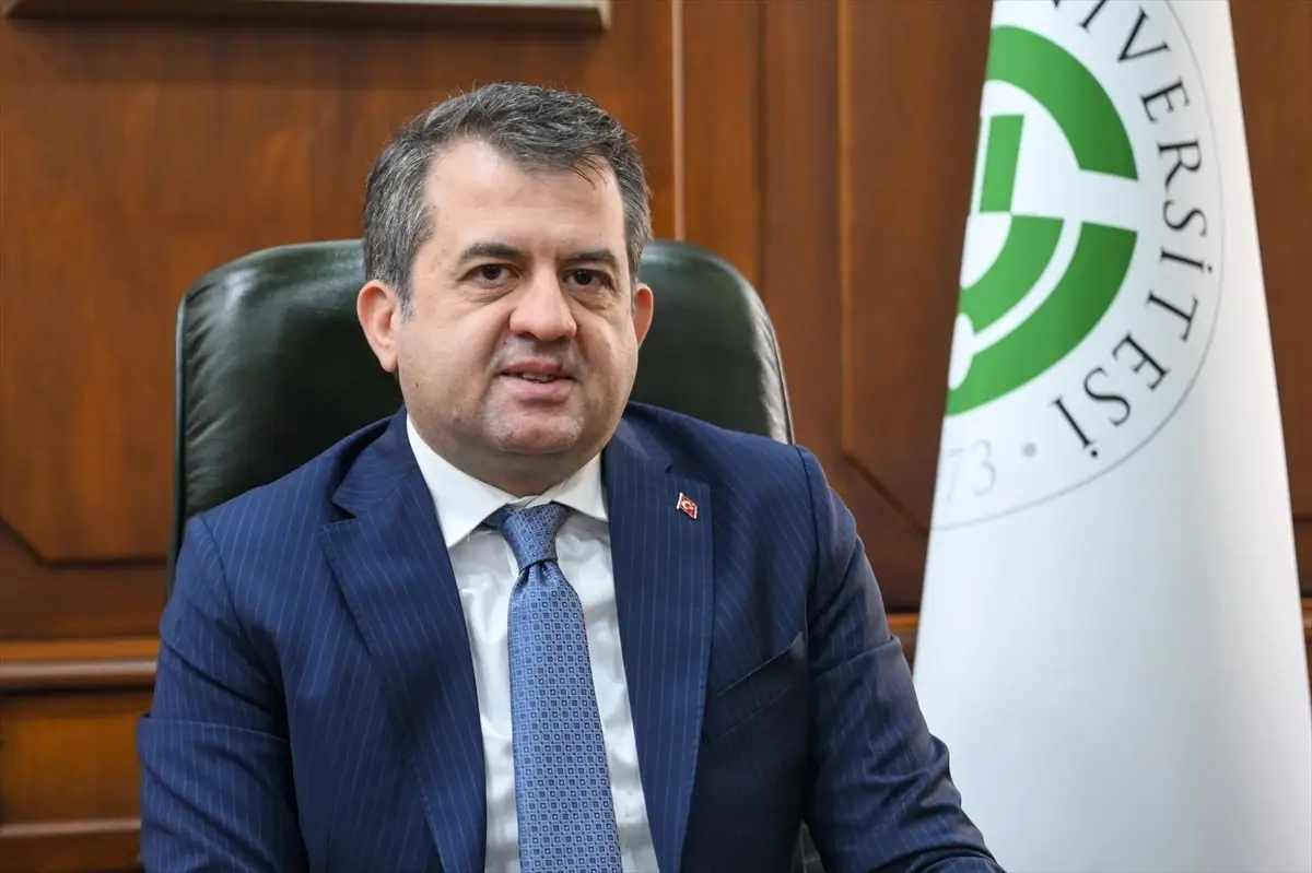 Prof. Dr. Beriş, AA'nın 'Yılın Kareleri' Fotoğraf Yarışmasında Oy Kullanarak Destek Verdi