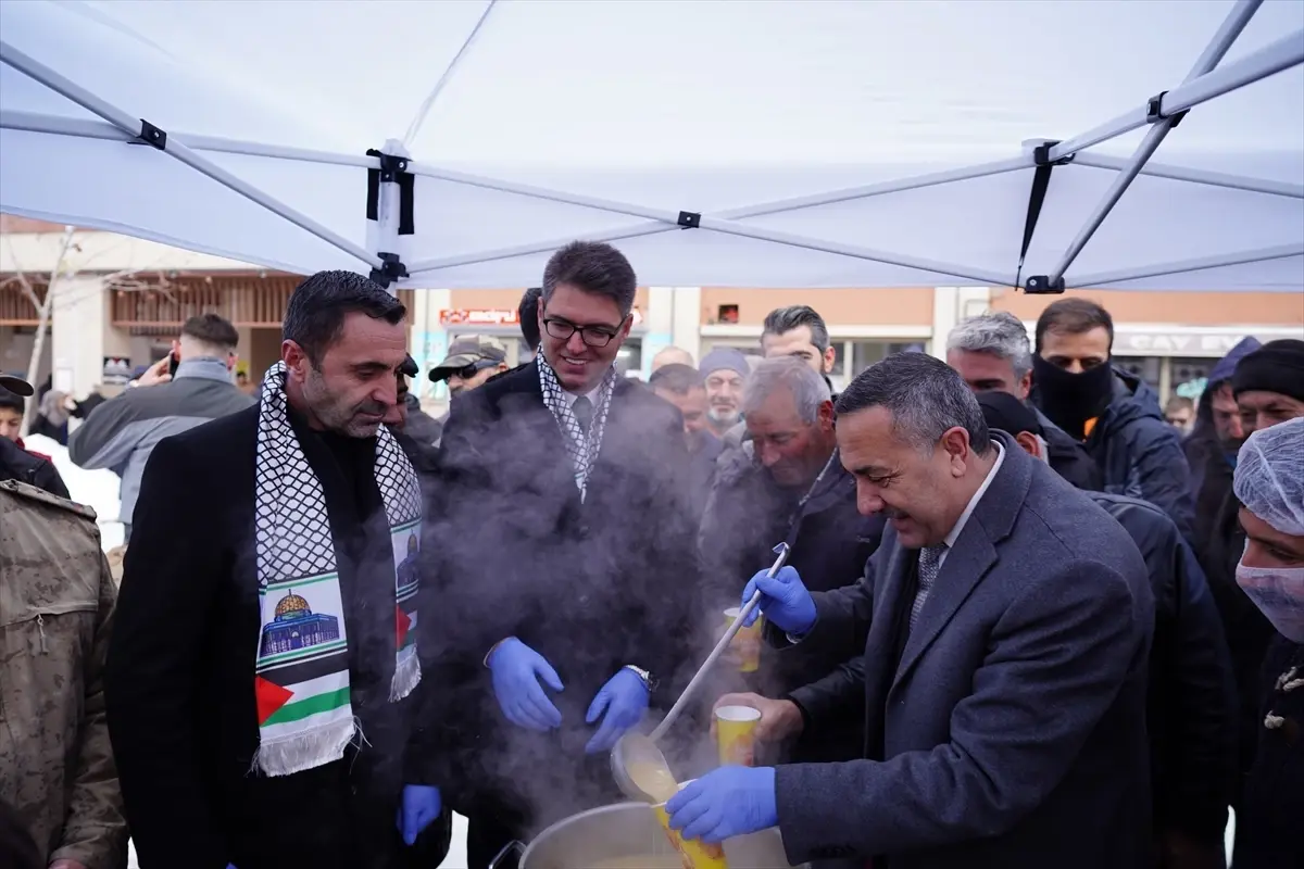 Erciş’te Miraç Kandili Etkinliği: Gaza’ya Destek Mesajlarıyla Birlikte