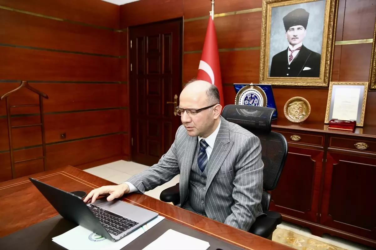 Giresun Valisi Serdengeçti, AA’nın “Yılın Kareleri” Oylamasına Katıldı