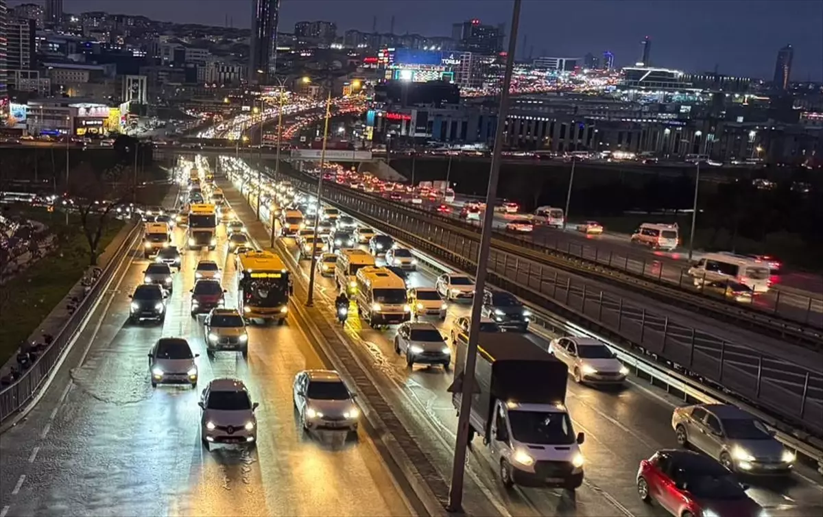İstanbul’da Akşam Trafiği Yoğunluğu %89’a Çıktı