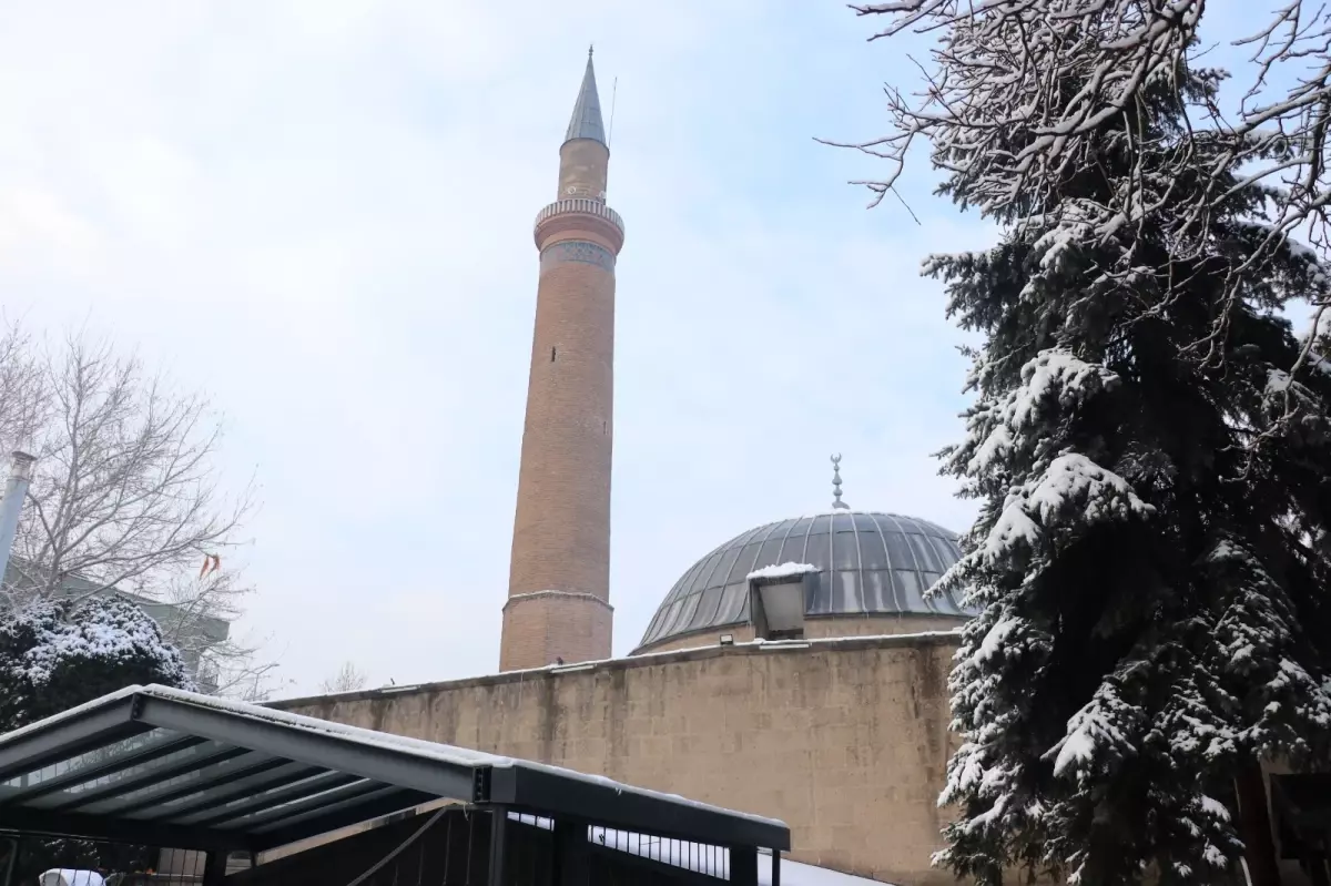 Kayseri'de Kentsel Dönüşüm Çalışmalarında 12. Yüzyıla Ait Medrese Kalıntısı Ortaya Çıktı