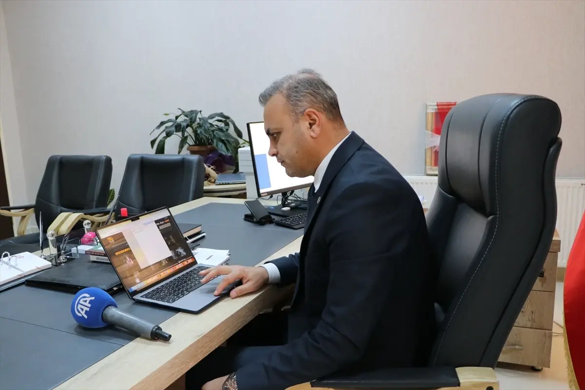 AA’nın 2025 Yılın Kareleri Fotoğraf Oylamasında Başhekim Fazıl Arısoy ve Müdür Kankılınç Seçildi