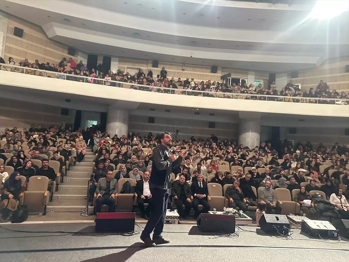 Konya’da AKEYDER’in Güçlü Aile ve Çocuk Gelişimi Konferansı Gerçekleşti