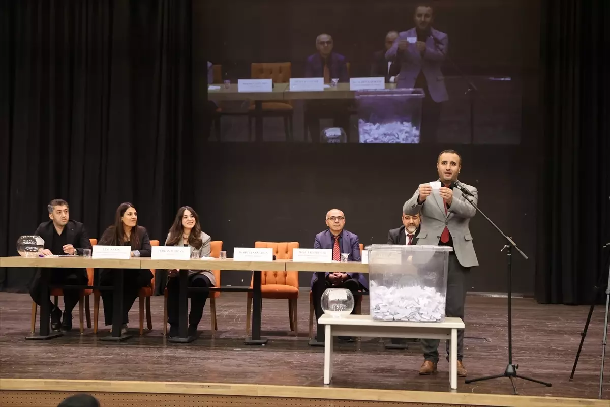 Mardin'de 47 Çift Umre Yolculuğuna Katıldı: Kura Çekimi Sonuçlandı