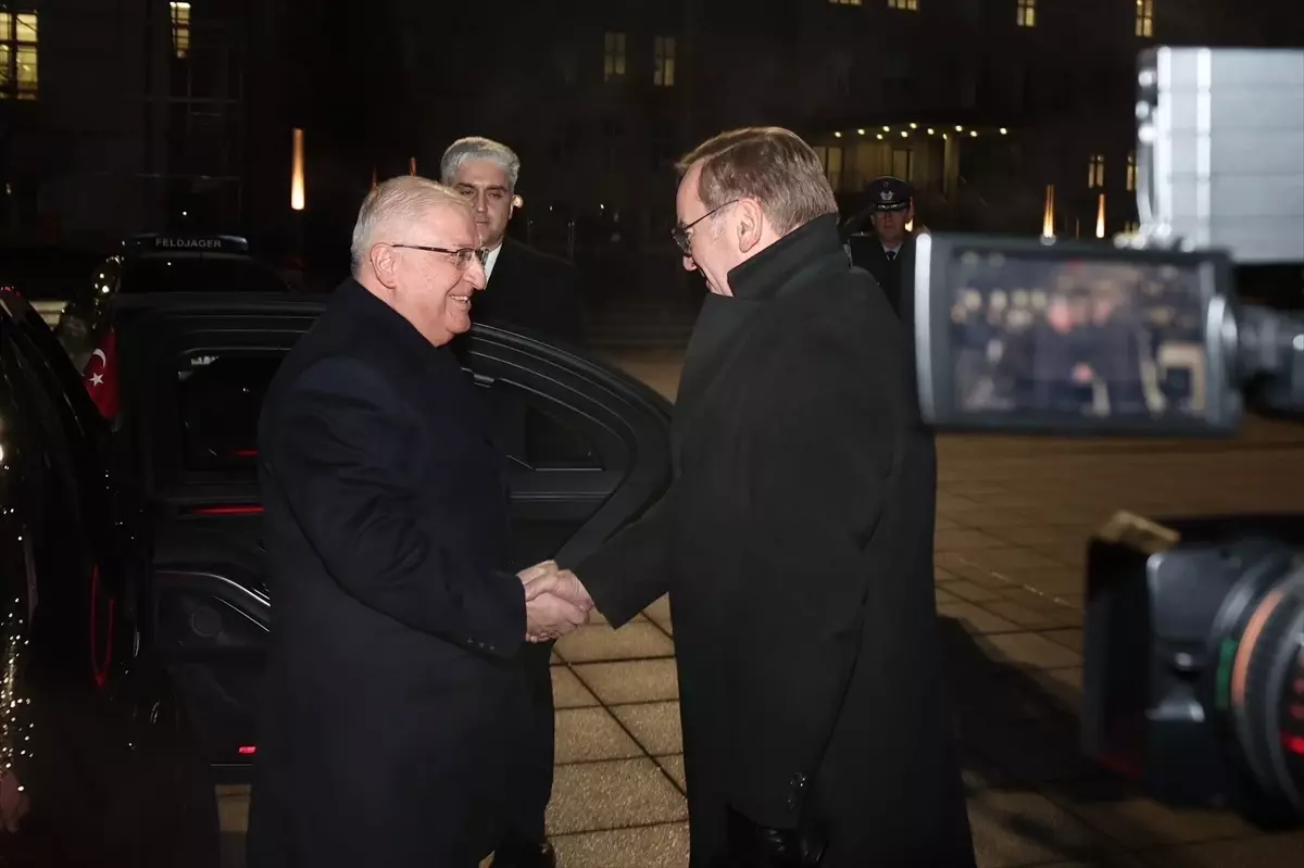 Güler ve Pistorius Berlin'de Stratejik Görüşme Gerçekleştirdi