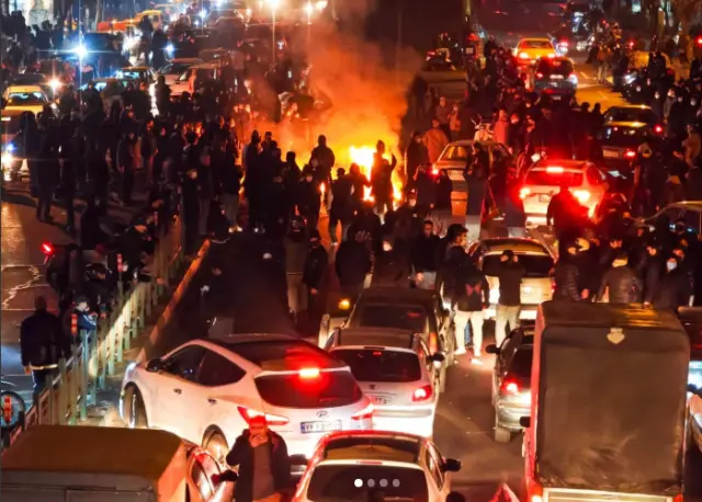 İran’da protesto gösterileri