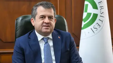 Çukurova Üniversitesi Rektörü Prof. Dr. Beriş fotoğraf seçiminde