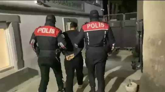 İzmir’de yakalanan 21 yıl hapis cezası bulunan şahıs