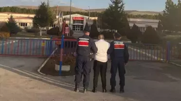 Jandarma ekipleri firarileri yakalıyor