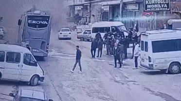 Yanmış otobüsün fotoğrafı