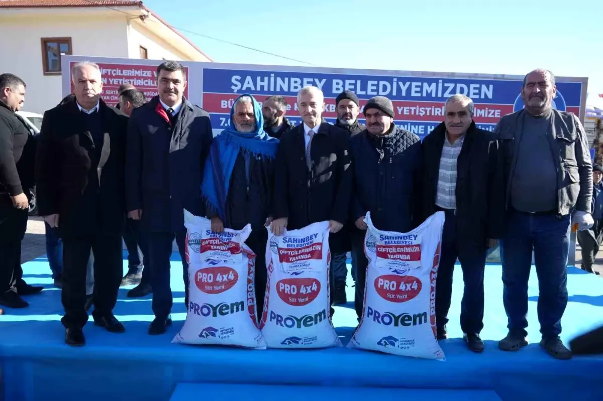 Şahinbey Belediyesi, Hayvan Yetiştiricilerine 7.000 Ton Yem Sağladı