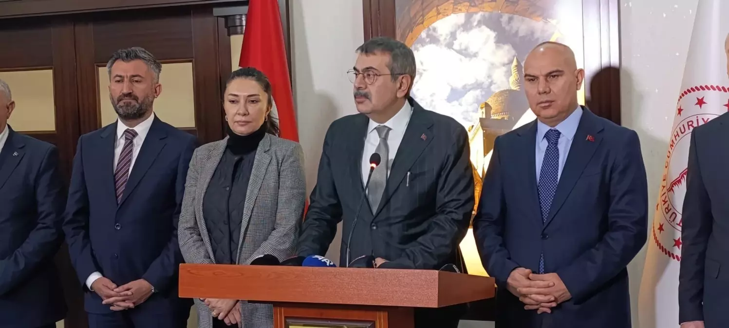 Bakan Tekin, Ağrı Valiliği'nde Eğitim Yatırımlarını Detaylandırdı