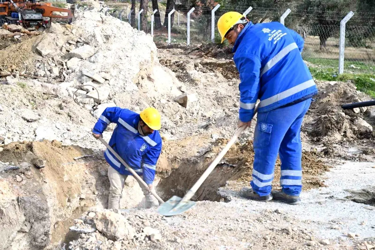 Aydın Büyükşehir Belediyesi ve ASKİ, Davutlar Mahallesi'nde Kanalizasyon Altyapısını 3,5 Milyon TL'ye Güçlendiriyor