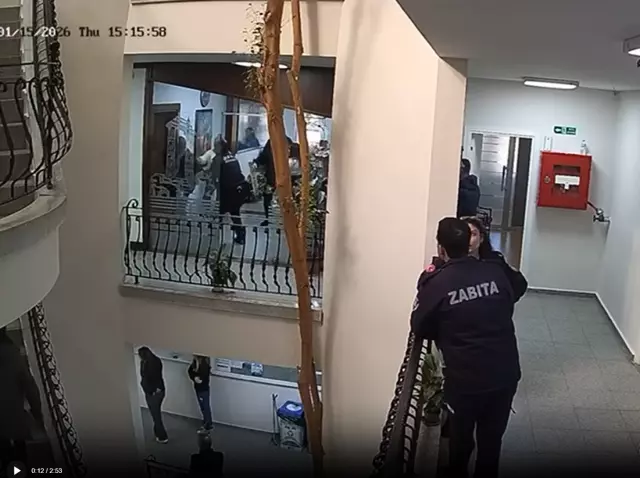 Saldırı sonrası belediye binası