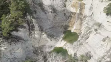 Şarlayan Şelalesi'nde akan su