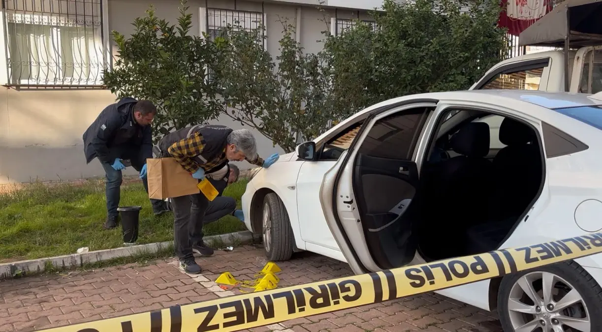 Antalya’da 25 Yaşındaki Genç Tarafından Aile İçi Silahlı Saldırı: Bir Kişi Hayatını Kaybetti, Diğeri Yaralandı