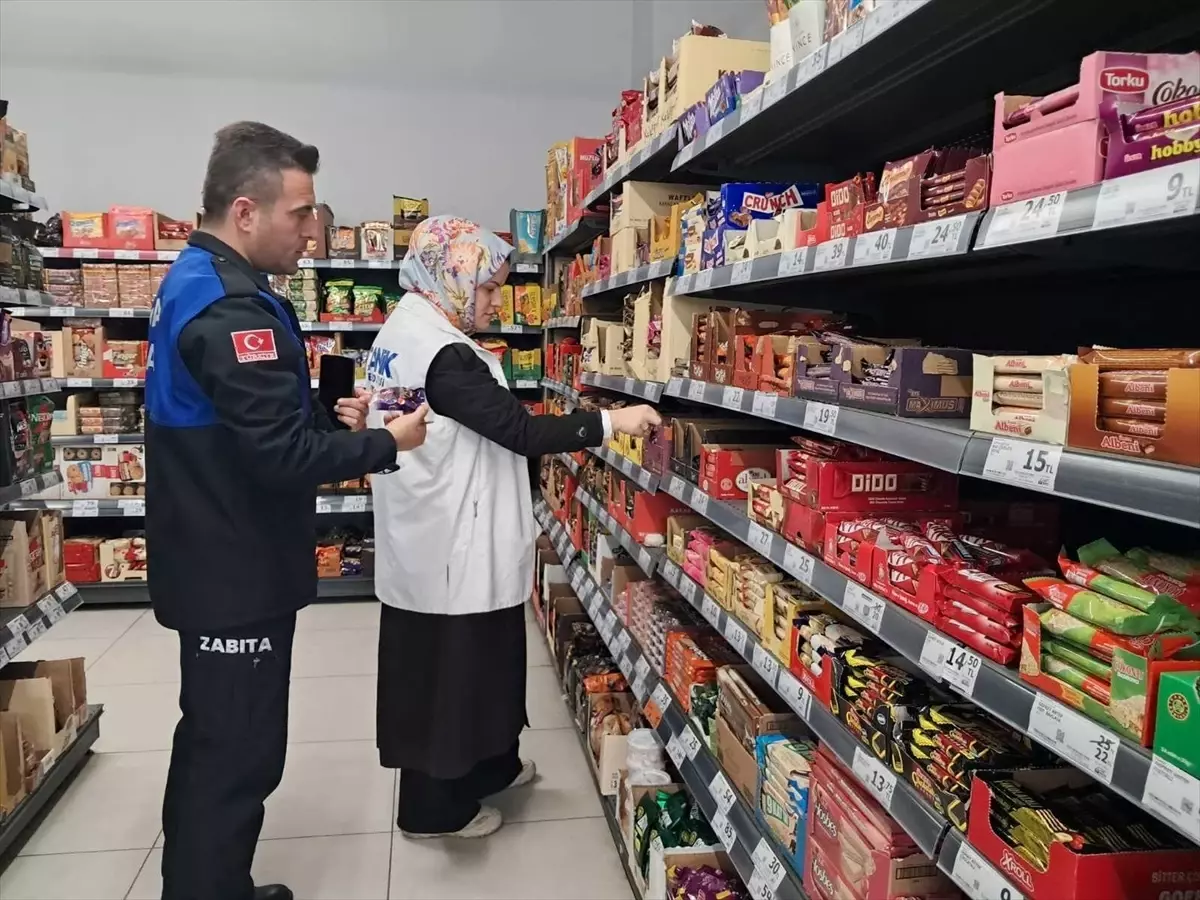 Canik Belediyesi Zabıta Ekipleri Zincir Marketlerde Ürün Kontrolleri Gerçekleştiriyor