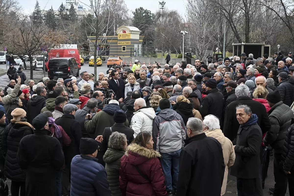 CHP Genel Başkan Yardımcısı Karasu, Emekli Maaşları Konusunda Meclis Önünde Açıklama Yaptı