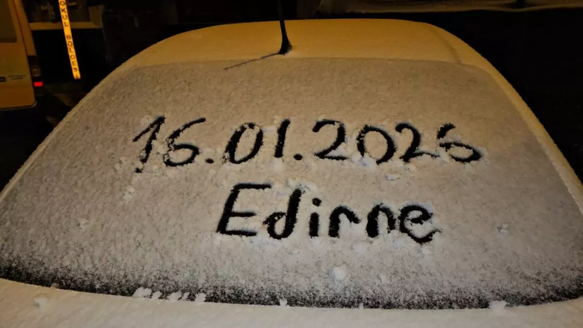 Edirne’de Kar Yağışı Şehri Beyaza Döktü