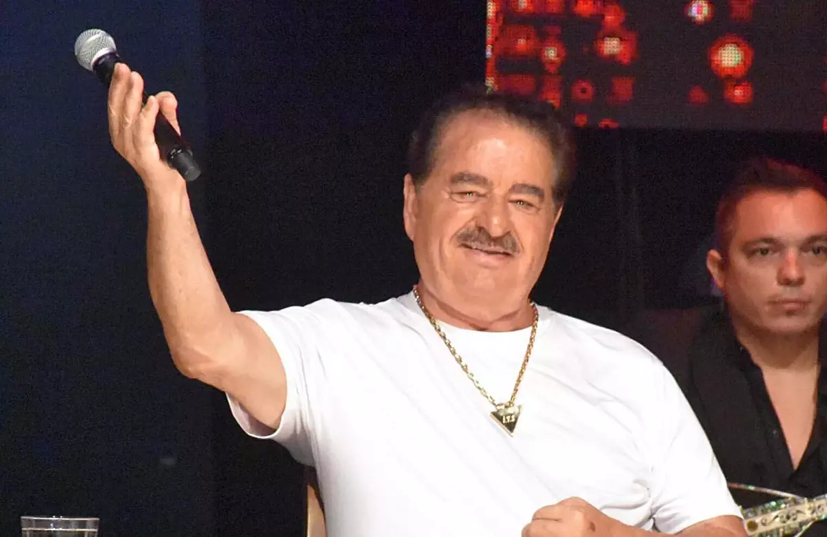 İbrahim Tatlıses, İzmir’de Eski Menajeri Şule Yazar’a Karşı Mahkemeye Çıktı