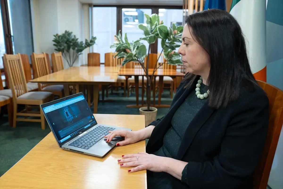 İrlanda Büyükelçisi Clare Brosnan, AA’nın 2025 Yılın Kareleri Oylamasında Seçim Yaptı