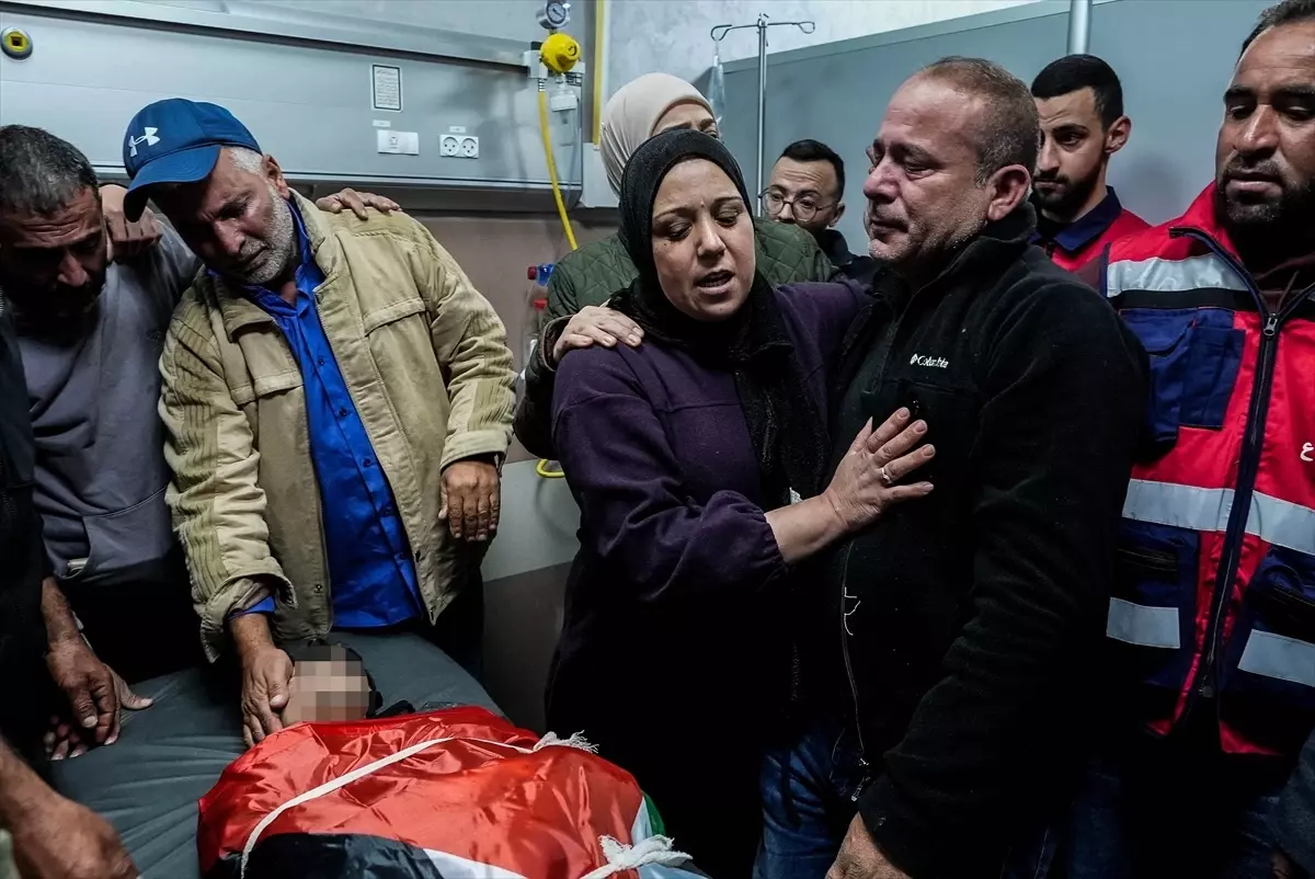 Mugayyir'de Cuma Namazı Çıkışında İsrail Ordusunun Ateşi 14 Yaşındaki Çocuğu Öldürdü