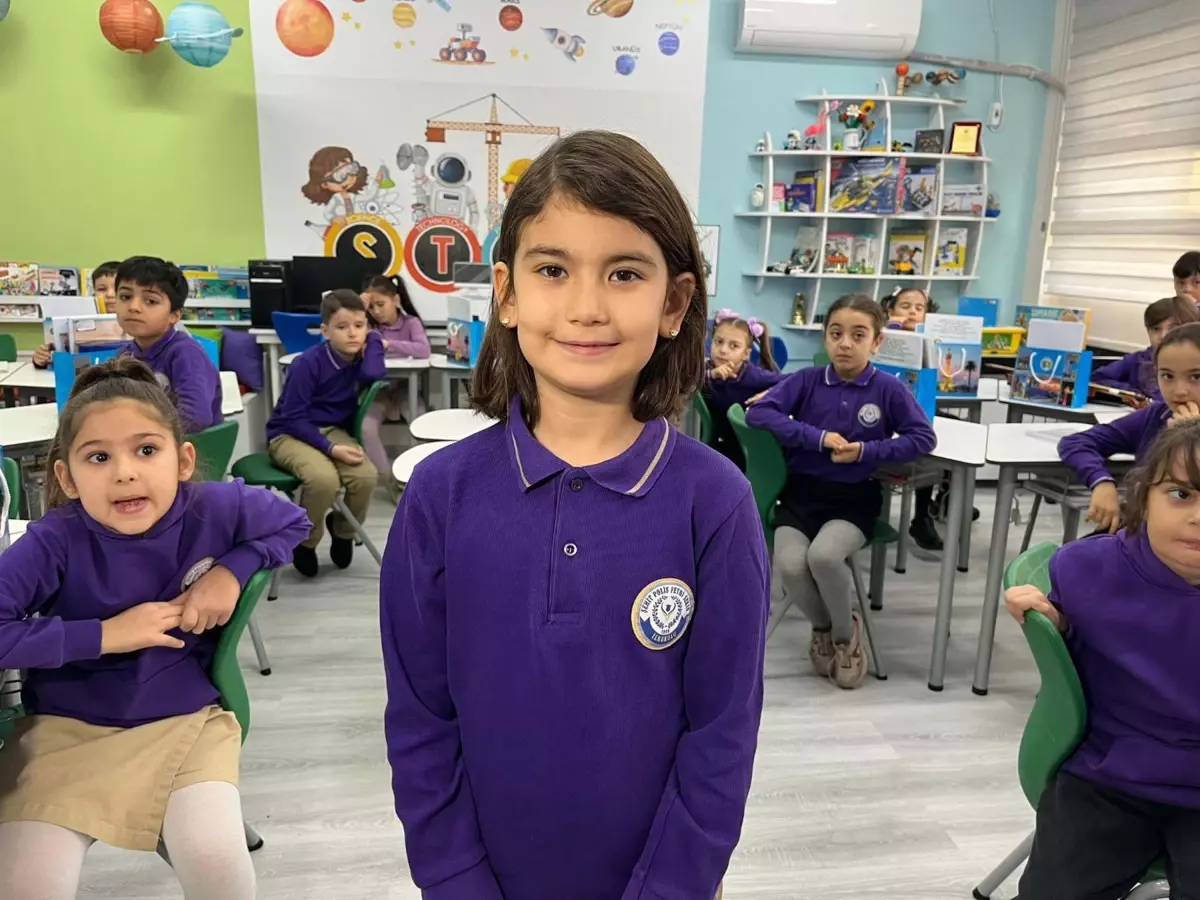 İzmir'de 721.862 Öğrenciye Karne Dağıtıldı