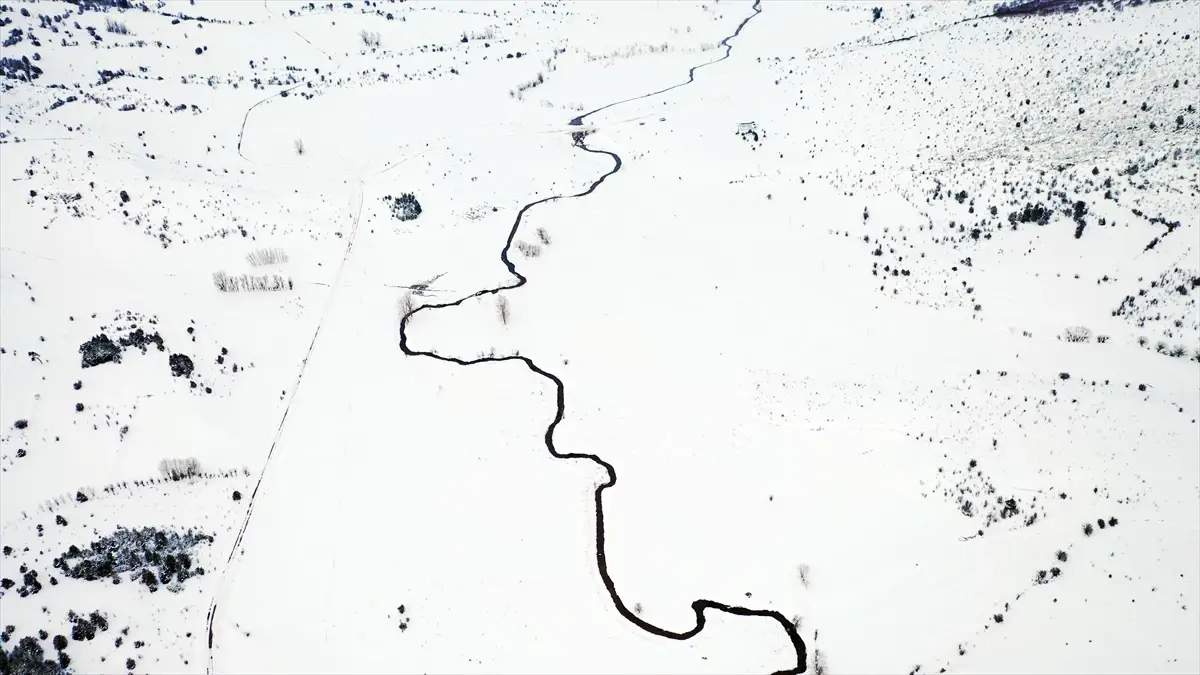 Kastamonu’da Karla Kaplı Menderesler Dronla Kayıt Altına Alındı