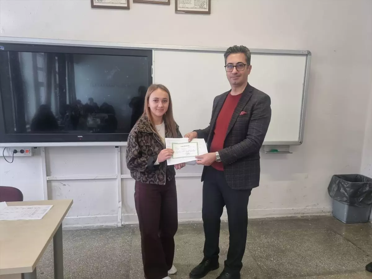 Ladik'te 2.400 Öğrenci Karne Alarak Yarıyıl Tatiline Girdi