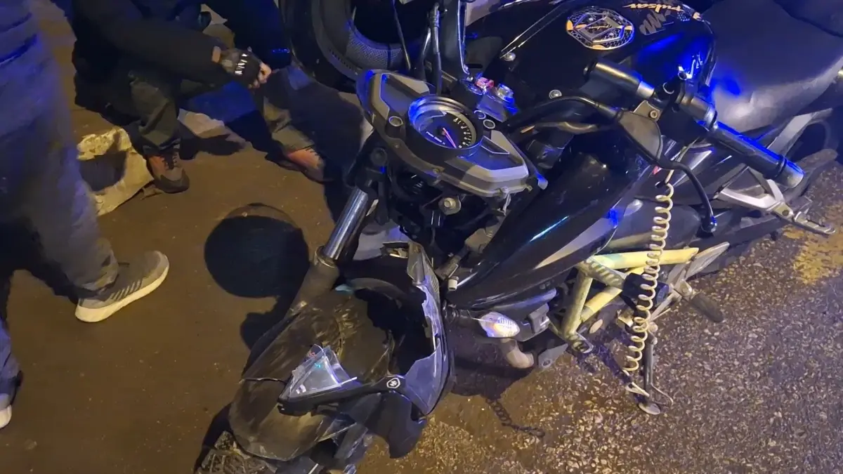 Bursa’da Motosiklet Kazası: Sürücü ve Yolcu Yaralandı, Ehliyet Sorunu Ortaya Çıktı