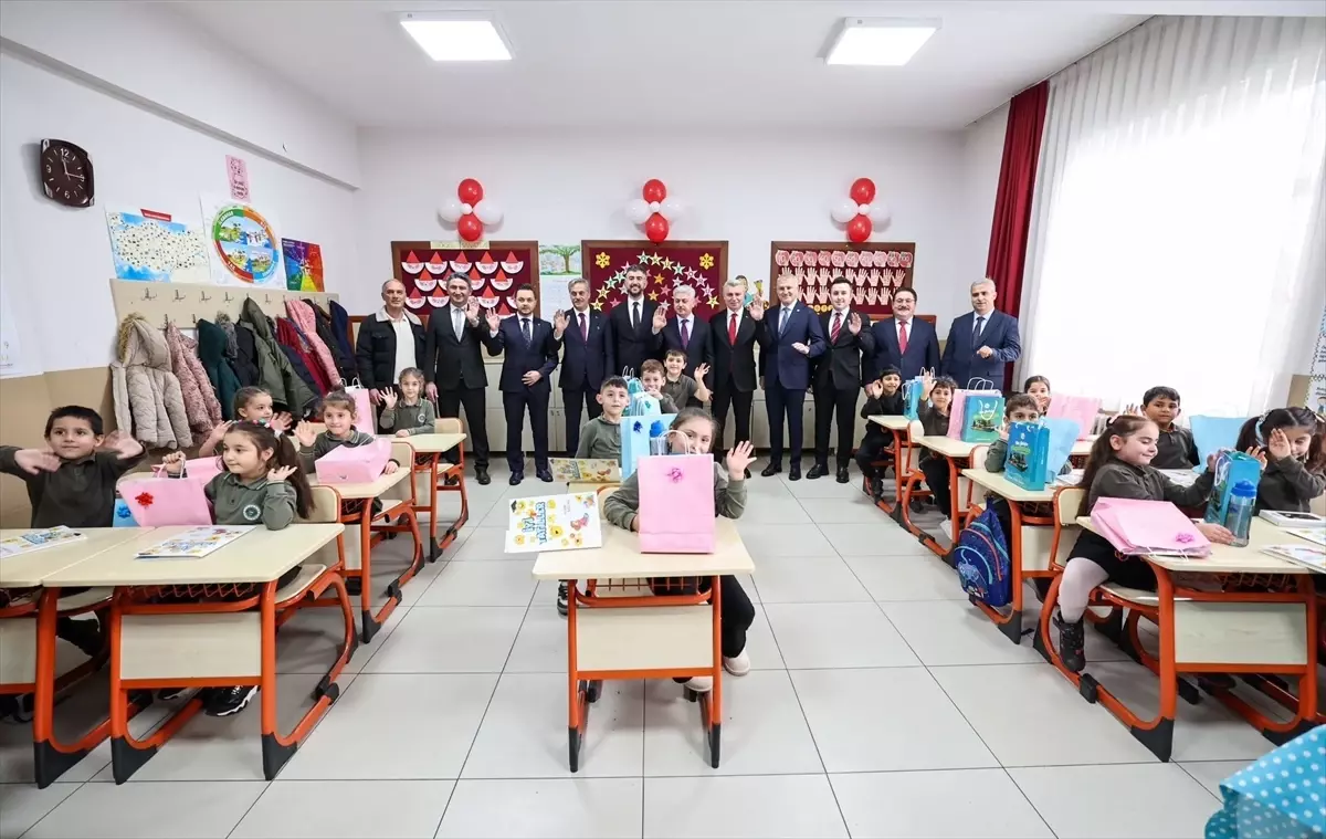 Sakarya’da Yarıyıl Karneleri Coşkuyla Dağıtıldı