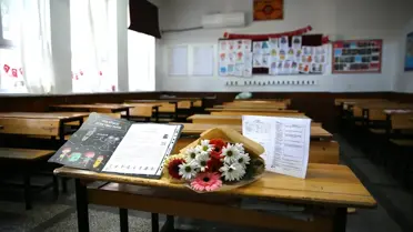 Karanlık bir sınıf ortamı