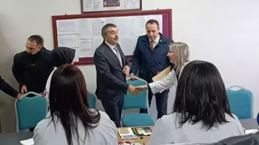 Karne dağıtımı sonrası okuma köşesi