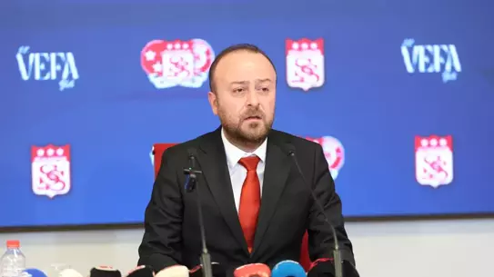 Bitlis'te karla kaplanan köy yolları