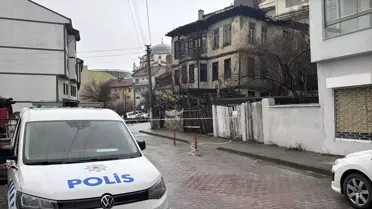 Bolu’da çökme sonrası binadan düşen parçalar