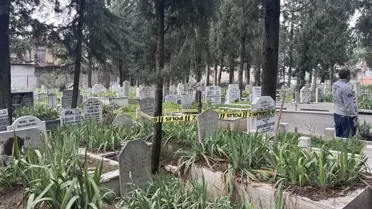 İzinsiz defnedilen bebek cenazesinin mezarlıkta görüntüsü
